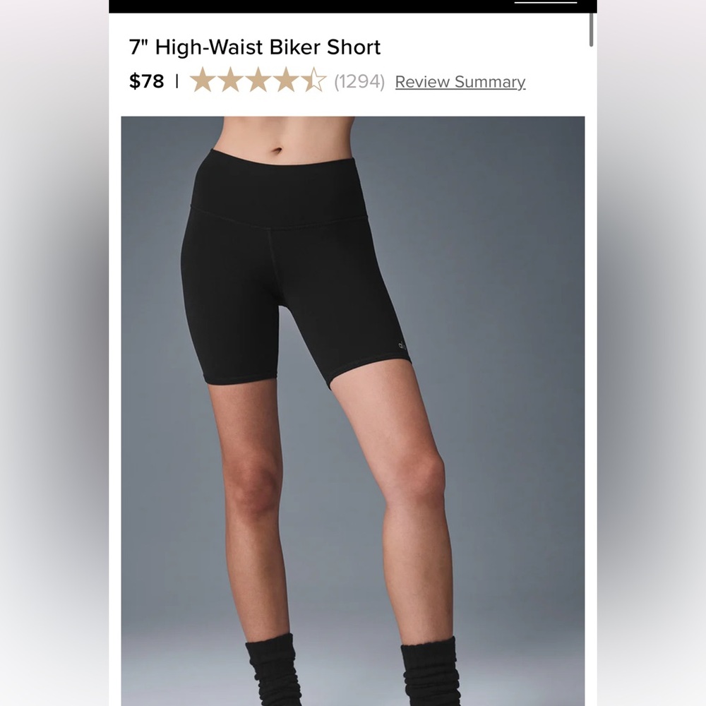 Alo high waisted biker shorts in black 7”